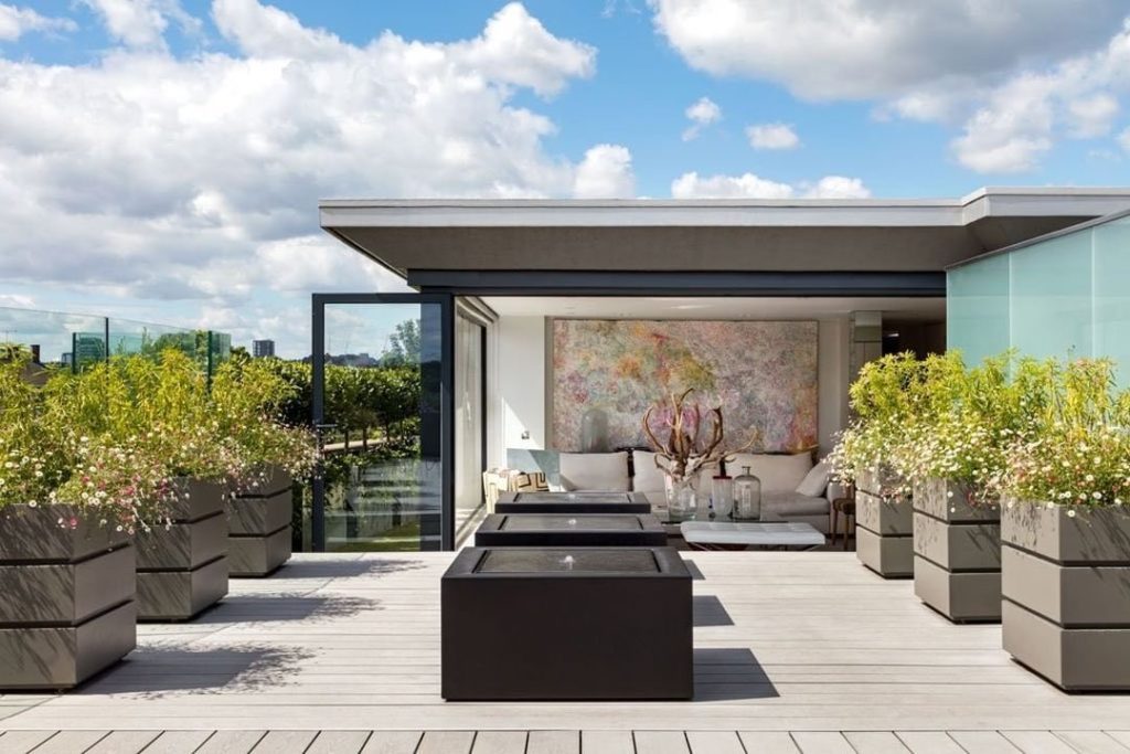 Lovely post and photo of the roof terrace I designed for Jennifer Guerrini Maral...