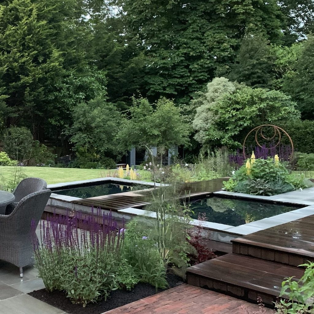kategouldgardens: Some gardens are glamorous. Some garden owners are glamorous. Sometimes the two … Some gardens are glamorous. Some garden owners are glamorous. Sometimes the two ...