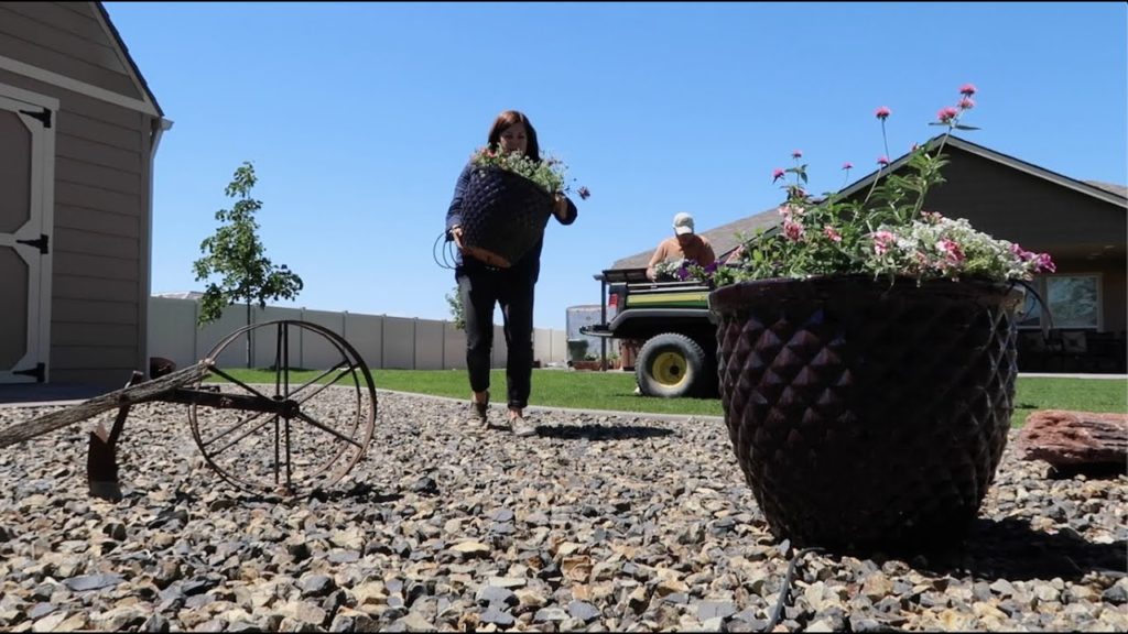 Planting Up & Delivering Containers to Our Neighbors! 🥰🌿// Garden Answer
