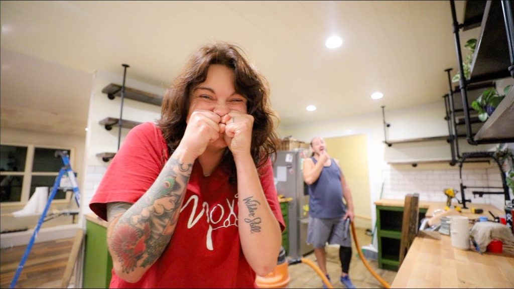 Roots and Refuge Farm: Unpacking in the NEW KITCHEN (and Blushing Tomatoes) | VLOG Unpacking in the NEW KITCHEN (and Blushing Tomatoes) | VLOG