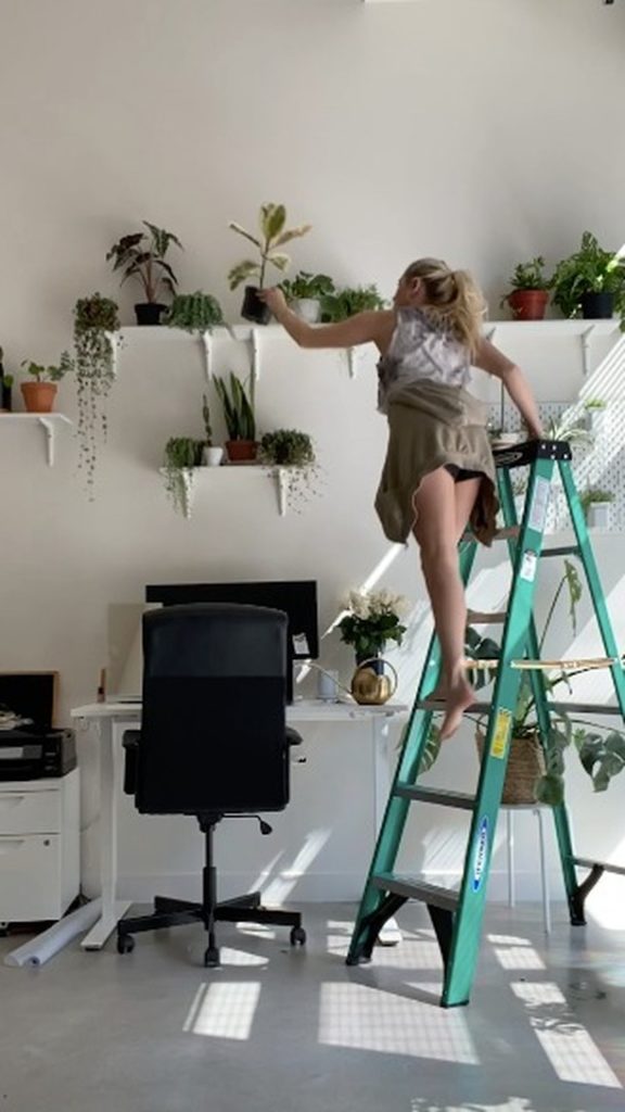 Happy #SelfCareSunday  We're spending our Sunday in LA with Alexa @naturally.ale...