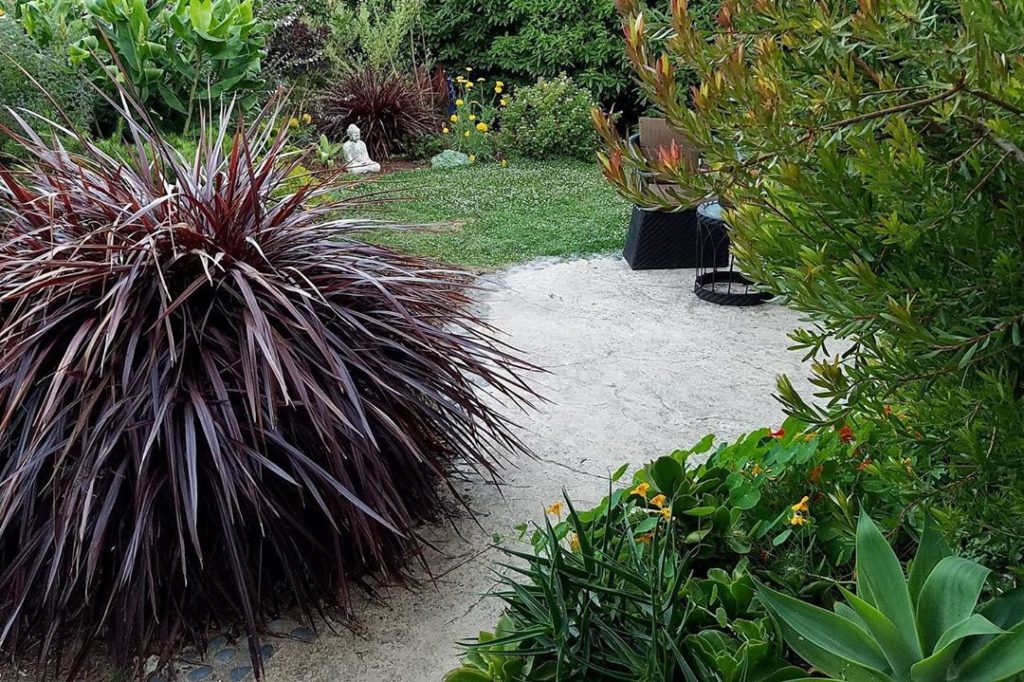 Have a small garden? Here's a few tips for maximizing your outdoor space from @d...