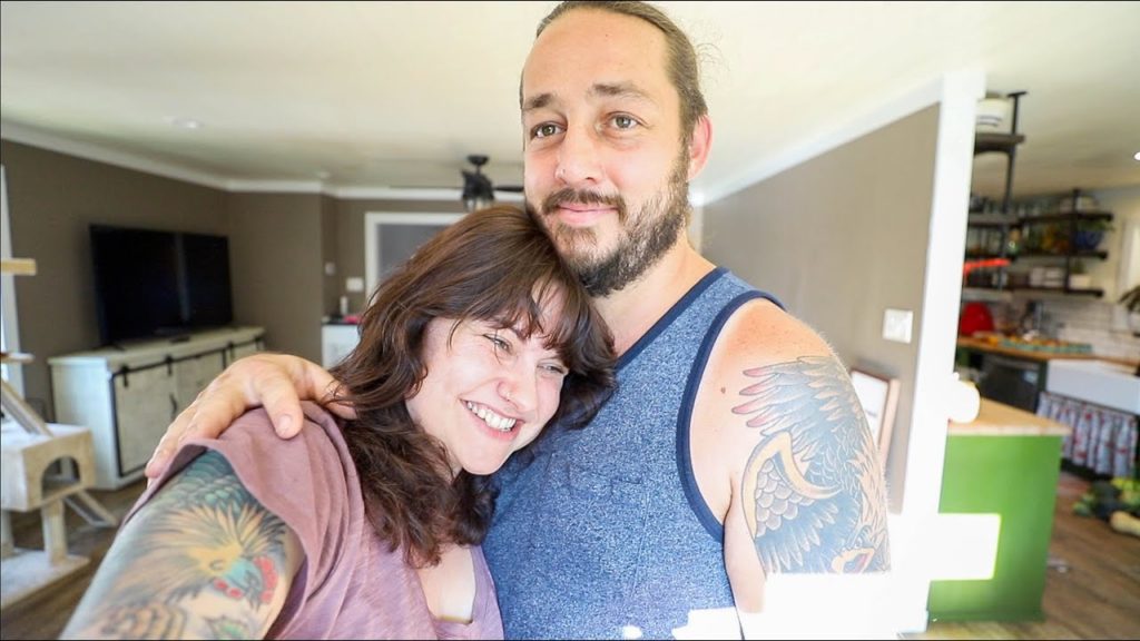 Roots and Refuge Farm: Dad's HOME! (And Pumpkin Pie in July) | VLOG Dad's HOME! (And Pumpkin Pie in July) | VLOG