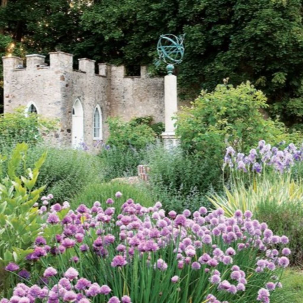 gardendesignmag: A garden is never done!
.
Are you planning out your spring garden and buying fal… A garden is never done!
.
Are you planning out your spring garden and buying fal...