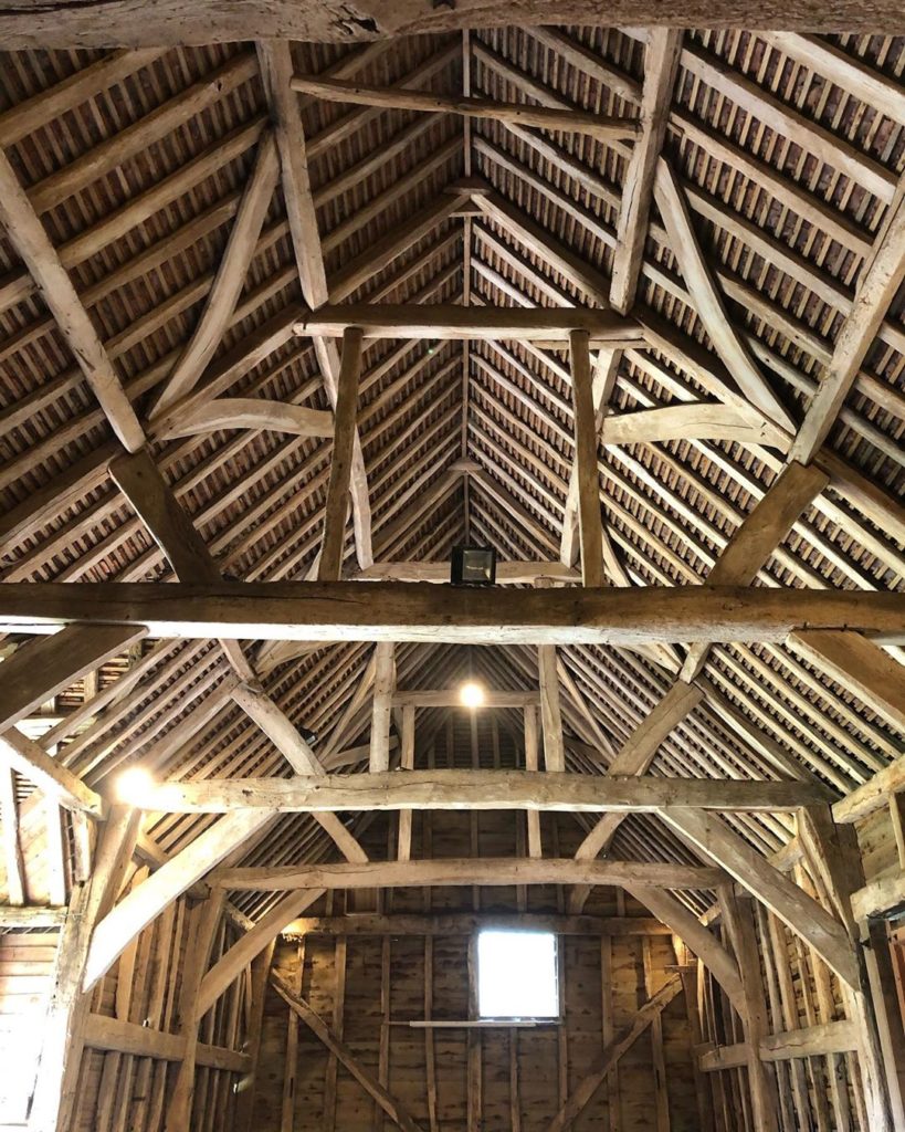I love a barn! This historical 18th Century one near Henley certainly caught my ...