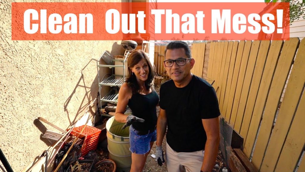 Clean Out That Mess! / Side Yard Project #2 🧹🏡