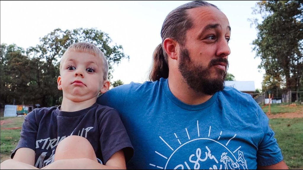 At home with Miah (the mural is shaping up) | VLOG