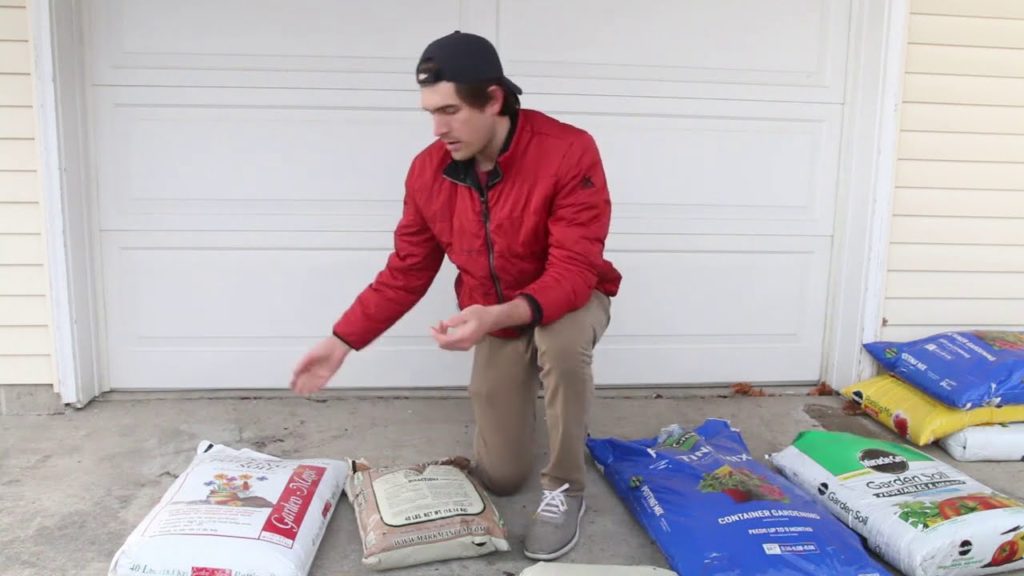 MIgardener: Comparing Store Bought Bagged Soils to Find The Best One for Your Needs Comparing Store Bought Bagged Soils to Find The Best One for Your Needs