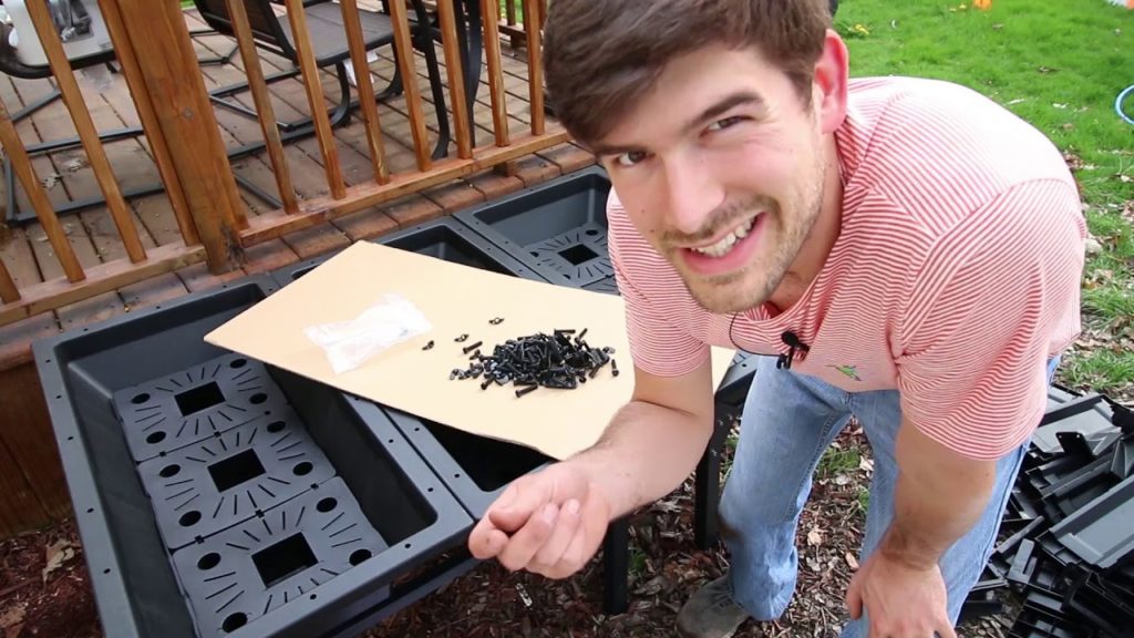 MIgardener: This Raised Bed Makes Gardening With Disabilities EASY This Raised Bed Makes Gardening With Disabilities EASY