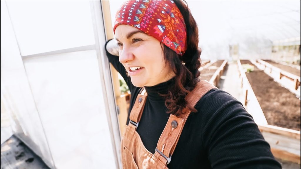 Roots and Refuge Farm: Morning Chores on the Homestead (Did my garden freeze?) | VLOG Morning Chores on the Homestead (Did my garden freeze?) | VLOG