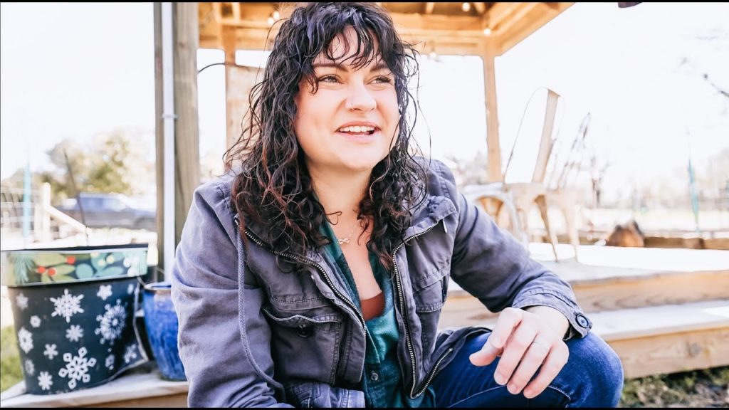 Roots and Refuge Farm: A weird garden tip I've never shared (Hey, Crazy brave gardeners) | VLOG A weird garden tip I've never shared (Hey, Crazy brave gardeners) | VLOG