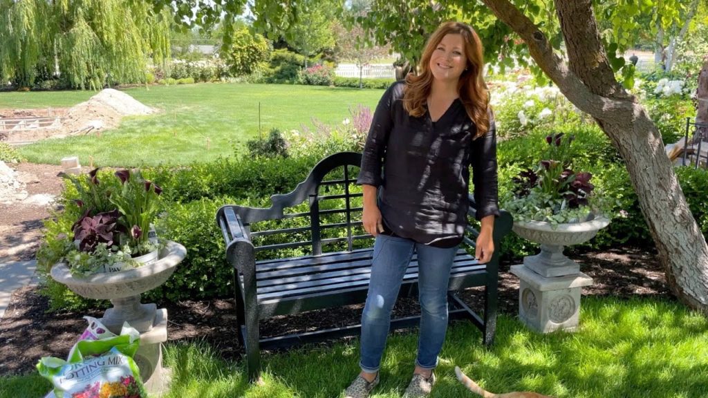 Garden Answer: Packing Plants into These Urns! Laura Style! + Greenhouse Update! 🌿 // Garden Answer Packing Plants into These Urns! Laura Style! + Greenhouse Update! 🌿 // Garden Answer