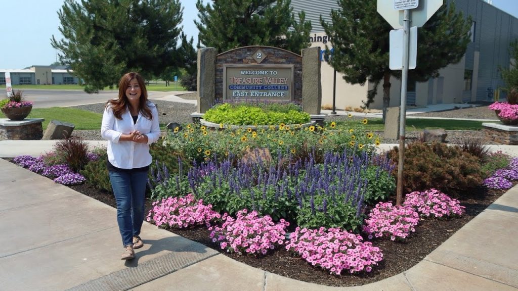 Garden Tour Update at our Local Community College! 🌸🌿 // Garden Answer