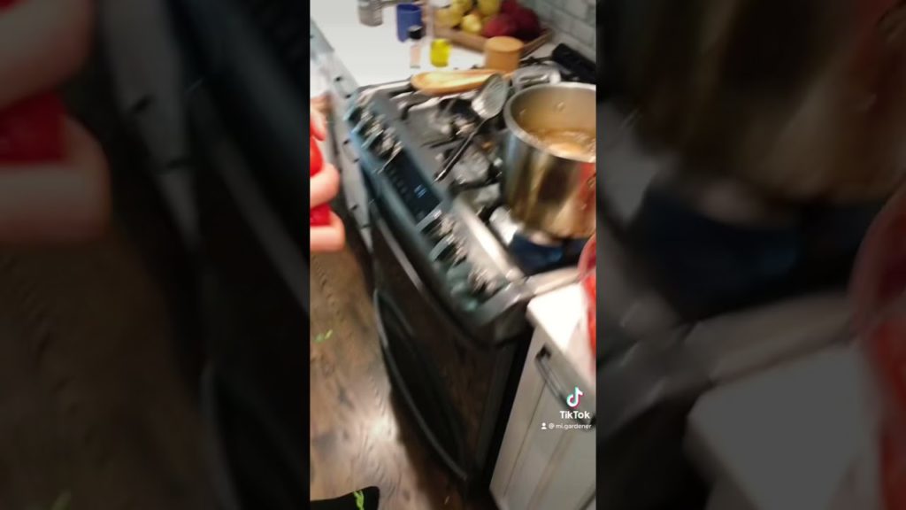 How to Peel Tomatoes The Fastest Way #shorts