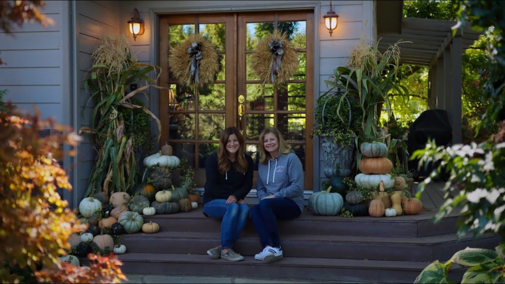 Decorating My Parent’s Front Porch for Fall! 🍁🎃🍂 // Garden Answer
