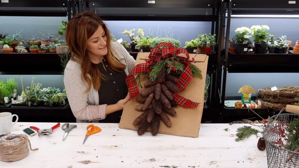 Garden Answer: DIY Pinecone Swag! 🎅🎄❤️ // Garden Answer DIY Pinecone Swag! 🎅🎄❤️ // Garden Answer