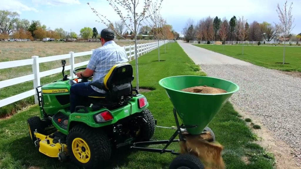 Fertilizing the Lawn for the First Time This Year + New Spreader! 🌿