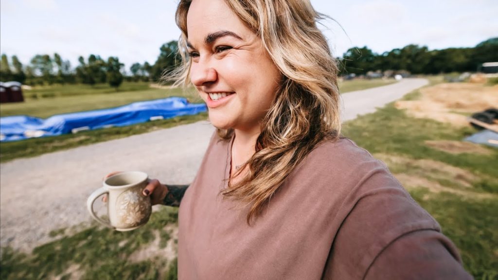 That's the effect of the garden (Morning Coffee Walk!) | VLOG