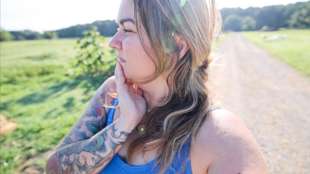 Roots and Refuge Farm: She does what she WANTS (Eating our way through the August Garden) | VLOG She does what she WANTS (Eating our way through the August Garden) | VLOG