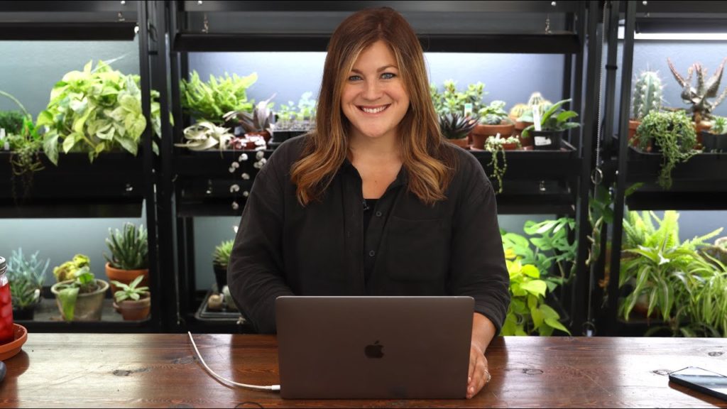 How Do You Remember Where You Planted Bulbs? // Are You Getting Better With Superbells? // Recap 🌿