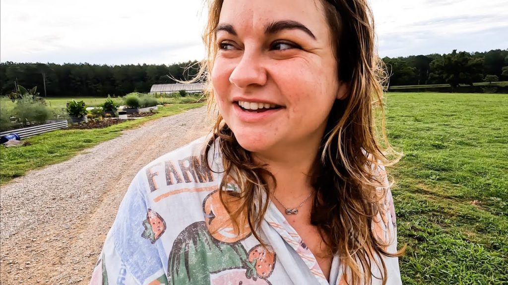 Roots and Refuge Farm: Tomato Preserving Tip (and a Surprise VISIT) | VLOG Tomato Preserving Tip (and a Surprise VISIT) | VLOG