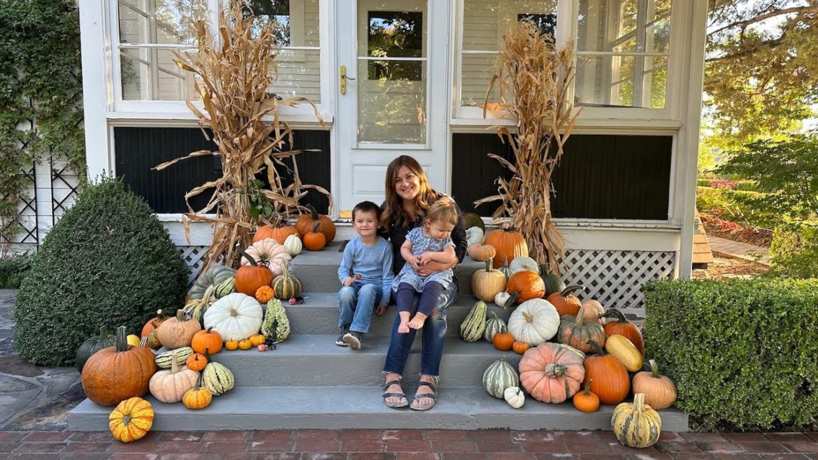 Decking Out Our Back Porch for Fall! 🎃🧡🍂 // Garden Answer