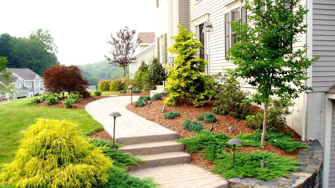 Front Yard Landscaping Ideas by a Trumbull CT Landscaper Front Yard Landscaping Ideas by a Trumbull CT Landscaper