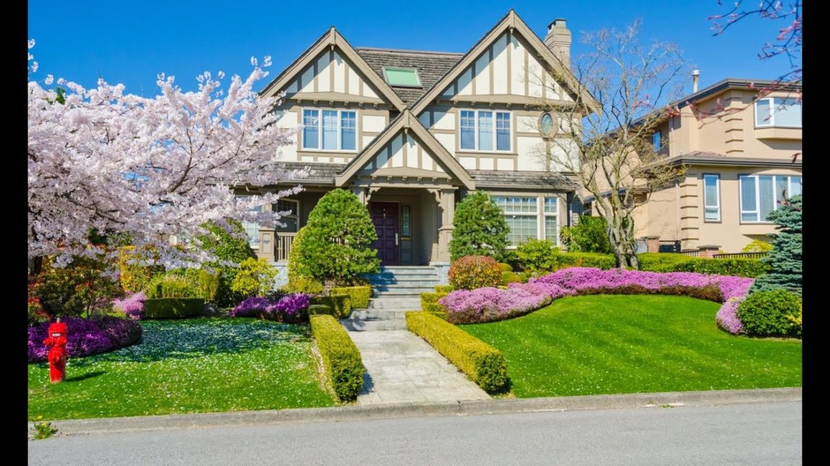 Front Yard Landscaping Ideas & Curb Appeal Makeover