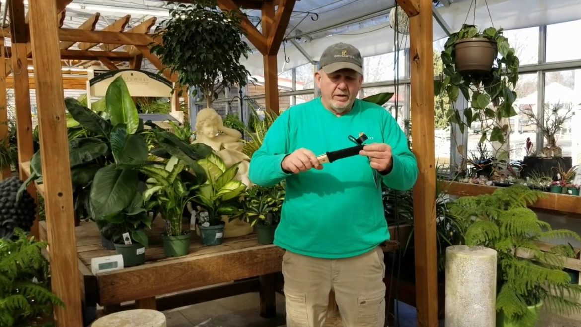 Gardening Tools Demystified: Part 2 – Hori Hori Japanese Gardening Knife Gardening Tools Demystified: Part 2 - Hori Hori Japanese Gardening Knife