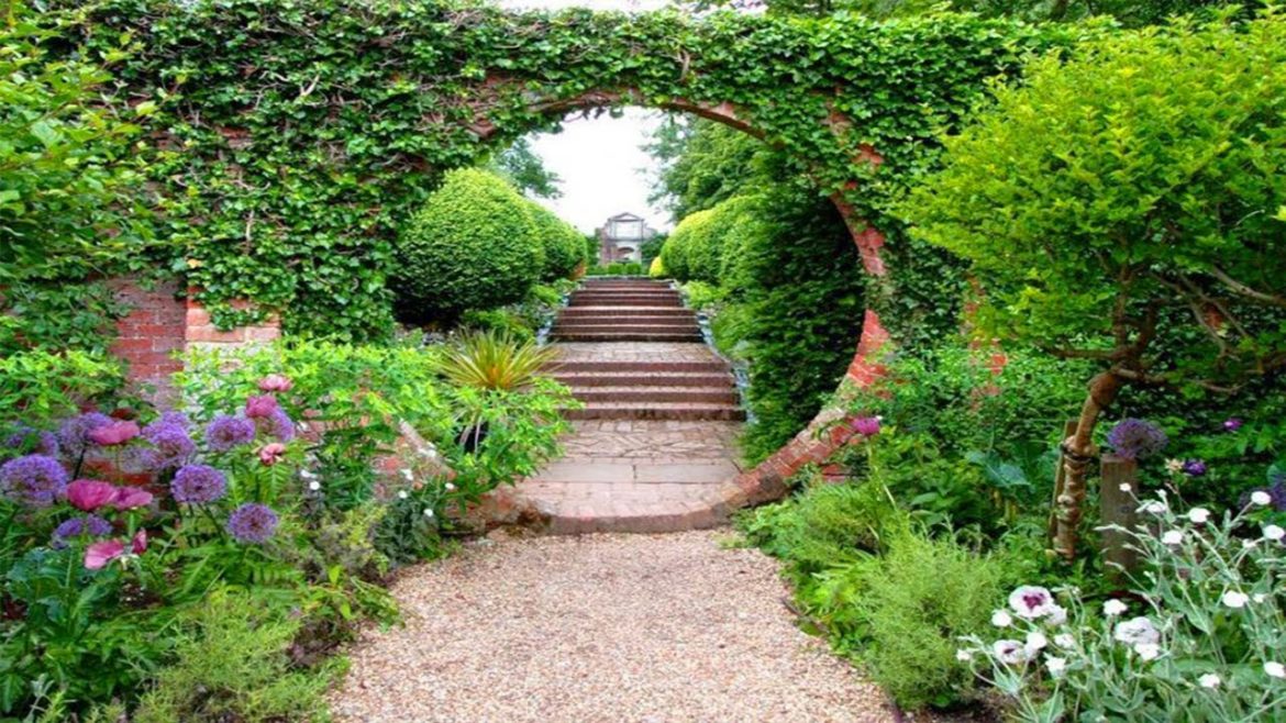 Lovely Garden Decorating Trends 2021 | Garden Styles