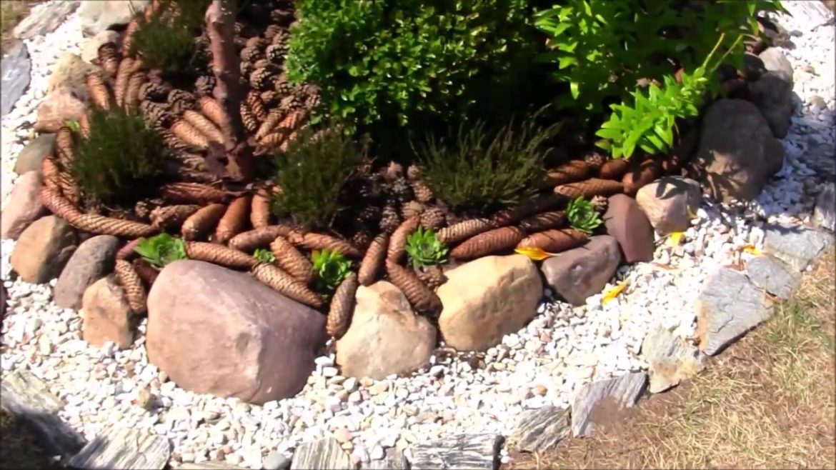 💚 GARDEN DESIGN 101 - Colorful cones - A stone flower bed.