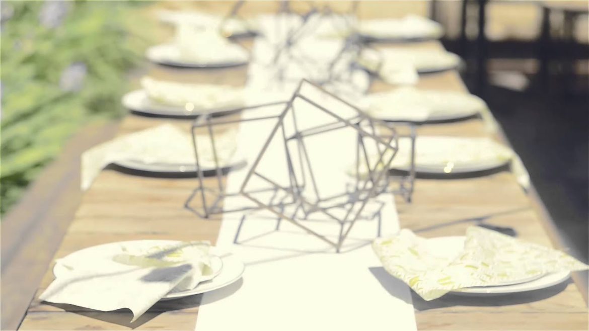 Modern/Rustic DIY Backyard Garden Wedding Reception Tablescape & Décor — mywedding Modern/Rustic DIY Backyard Garden Wedding Reception Tablescape & Décor -- mywedding
