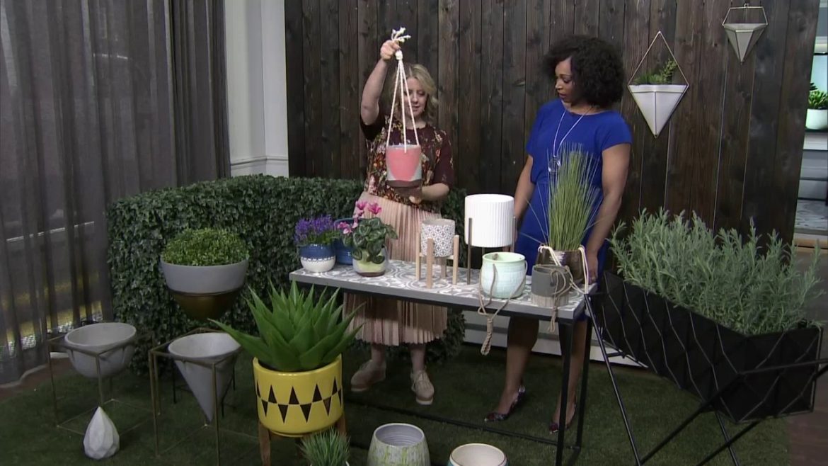 5 modern off-the-ground planter trends for small spaces