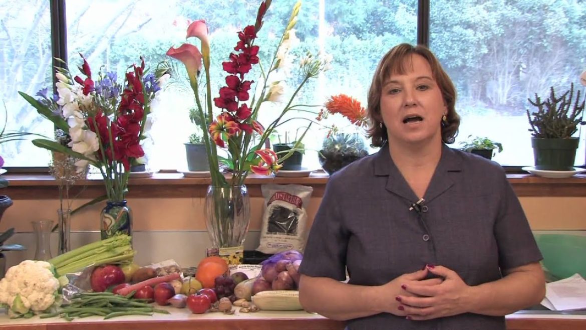 Gardening Tips : How to Identify Edible Flowers Gardening Tips : How to Identify Edible Flowers