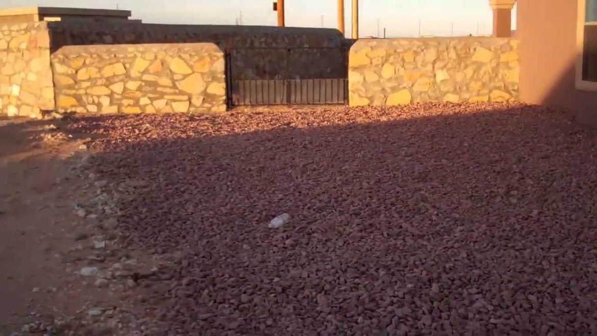 How to lay rock in front yard landscaping – HowToBuySellHouse How to lay rock in front yard landscaping - HowToBuySellHouse