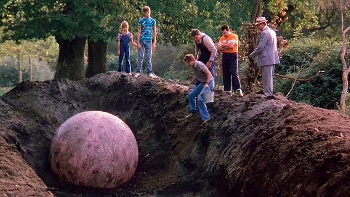 A Meteorite Fell on a Farm! The Fruits Began to Grow Ten Times Faster. There Appeared Aliens Inside!