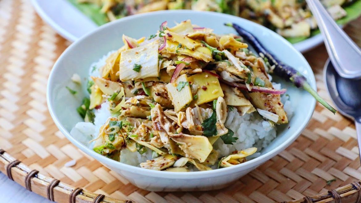 BANANA BLOSSOM LAJ [Laab]: Paaj Tsawb Laj