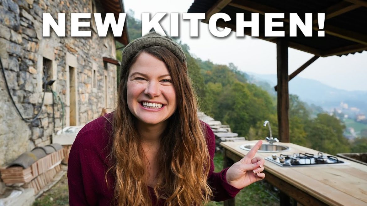 We Built An Outdoor Kitchen in Two Days On Our Property in Northern Italy / Bluetti AC200Max + B230