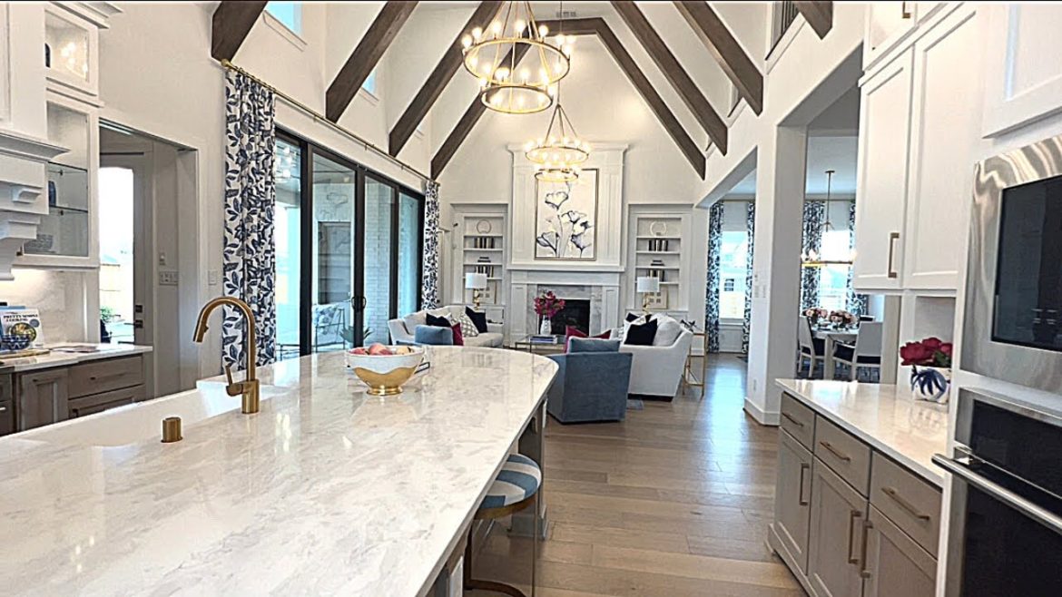 5 Bedroom, 8 Bathroom Home w/ Courtyard : New Home Tour 2022 : Model Home Tour