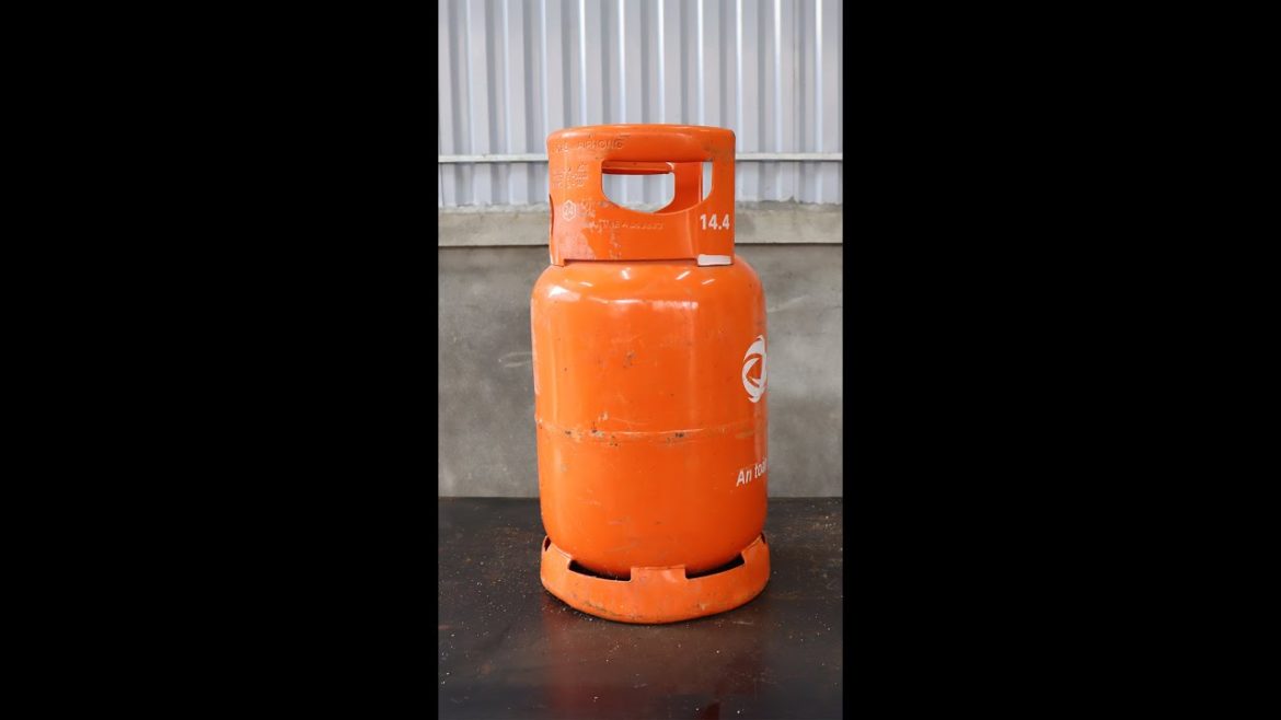 How to make a wood stove from an old gas cylinder