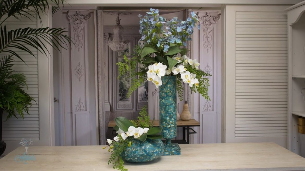 A Japansese-inspired floral design of Butterfly hydrangea & white phalaenopsis orchids A Japansese-inspired floral design of Butterfly hydrangea & white phalaenopsis orchids