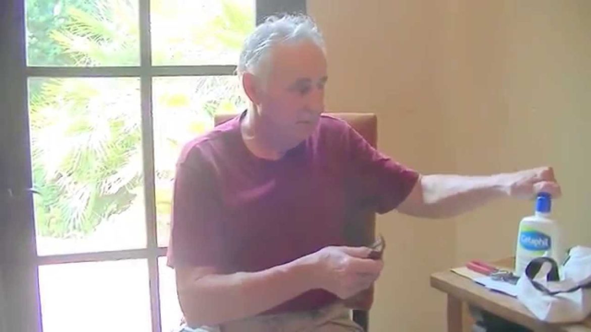 Francis the Gardener - TIP #2: Where to keep your pruner...