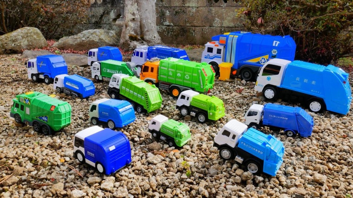 Finding Garbage Trucks in the Japanese Garden, Garbage Truck Review & Drive a Steep Hill