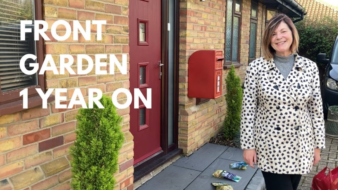 Autumn Garden Series : Week 6 : Front Garden Bulbs w/AJ & RB 😊