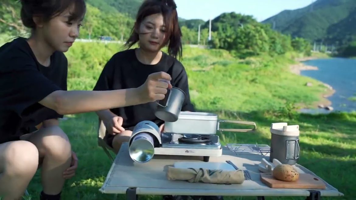 Mobi Garden Product - Aluminum Lunch Box 800ML LAID-BACK CAMP ( YURU CAMP )