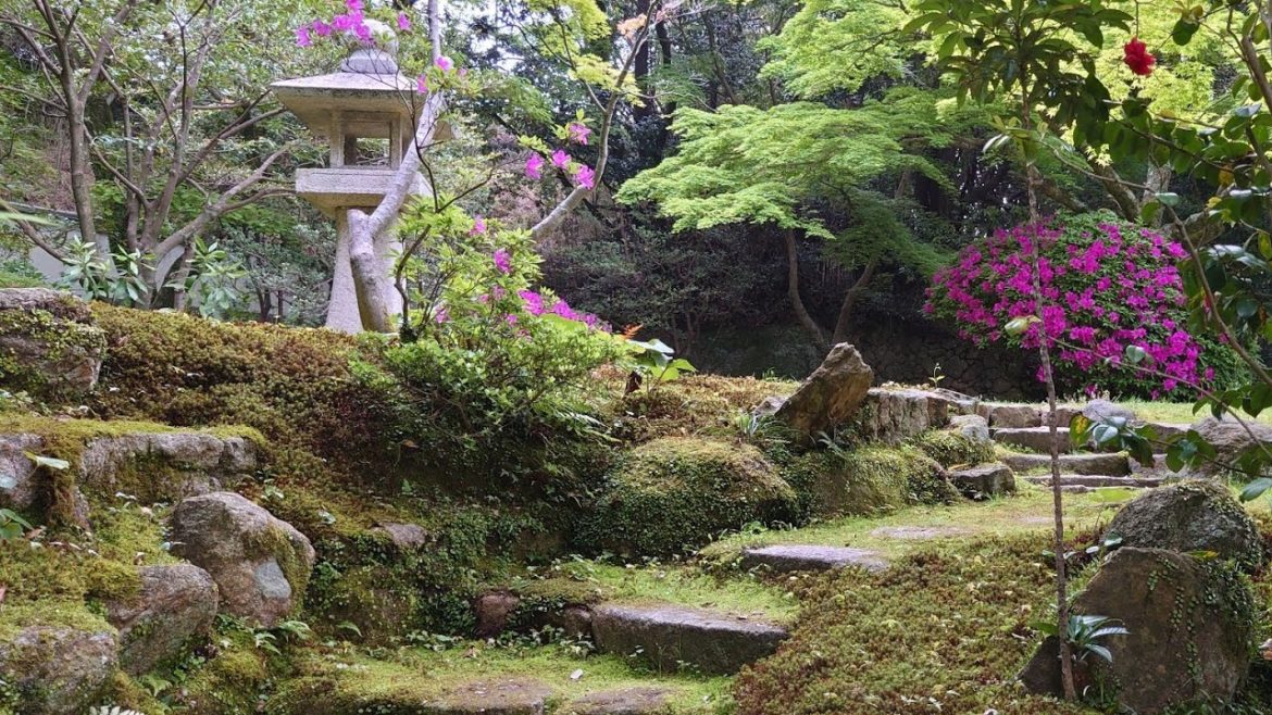 Traditional Japanese Garden Walk | The Last Daimyo of Chofu