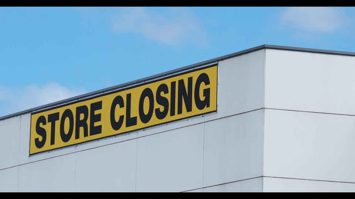 Walgreens CVS Dollar General and Family Dollar Closing Even More Locations, Starting Monday Walgreens CVS Dollar General and Family Dollar Closing Even More Locations, Starting Monday