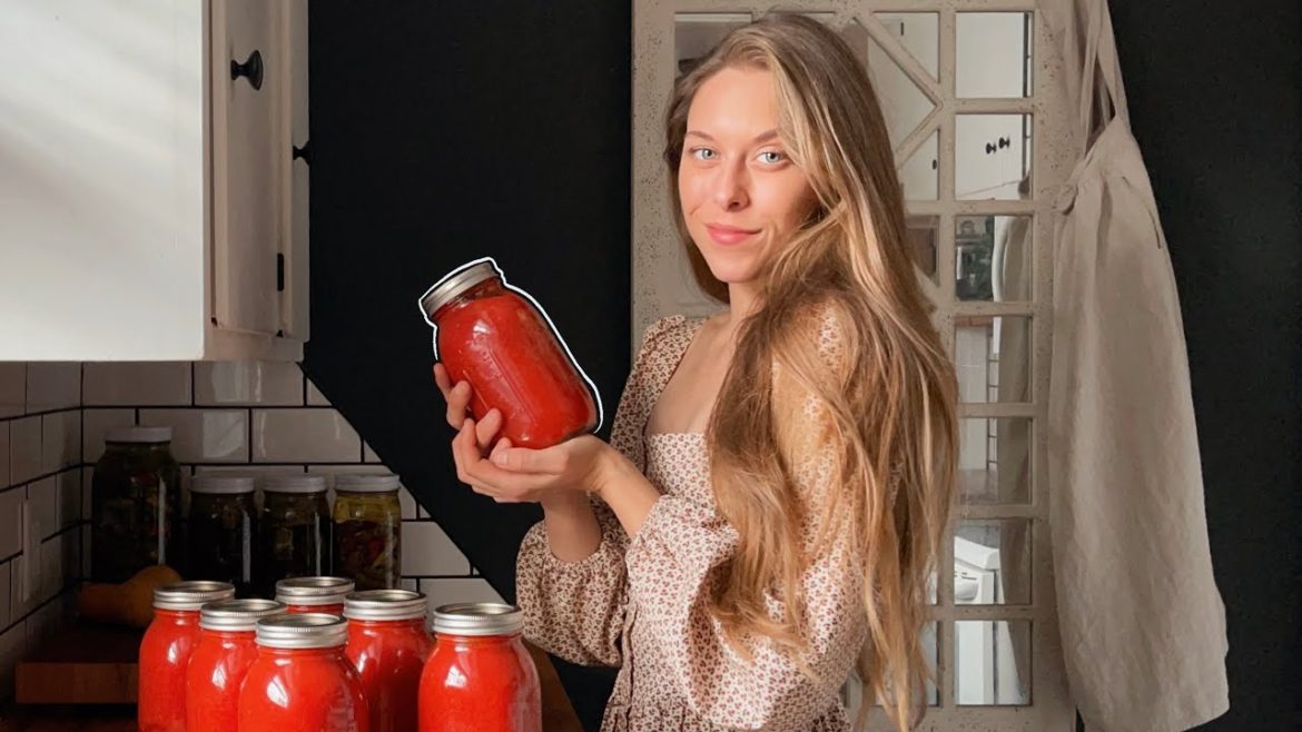 My Worst Year Yet – Processing My Frozen Tomato Harvest Into Sauce! My Worst Year Yet - Processing My Frozen Tomato Harvest Into Sauce!