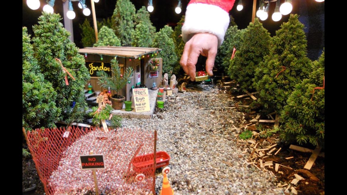 DIY Christmas Decorating Trends & Ideas for the Miniature Garden, Fairy Garden Holiday Decor, 2022 DIY Christmas Decorating Trends & Ideas for the Miniature Garden, Fairy Garden Holiday Decor, 2022