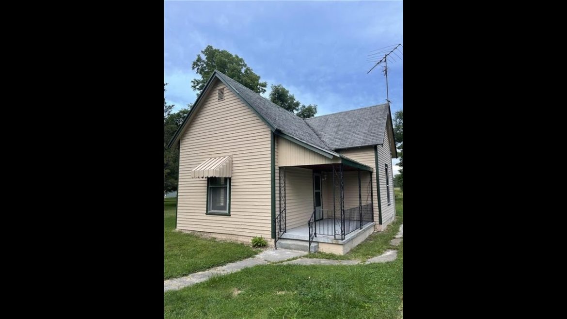 Home For Sale: 2924 S 550 Road E,  Crawfordsville, IN 47933 | CENTURY 21